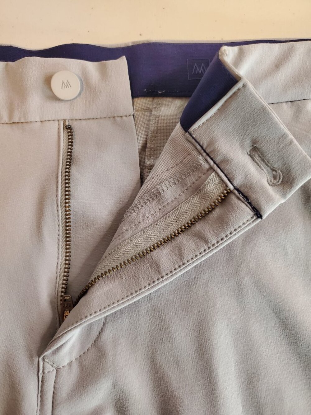 MIZZEN & MAIN SZ 36 Men's Helmsman Slim Chino Performance Pants in Gray/Greige - Picture 3 of 5